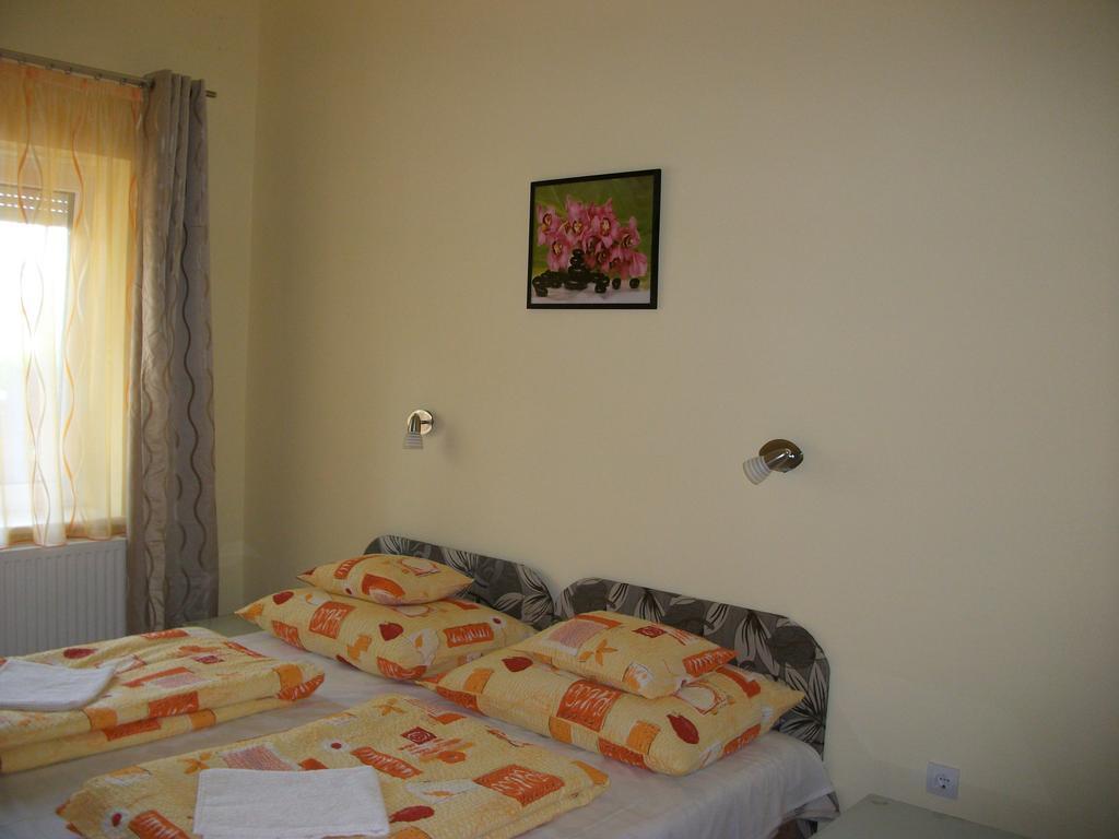 Eden Ii. Hotel Miskolc Exterior photo