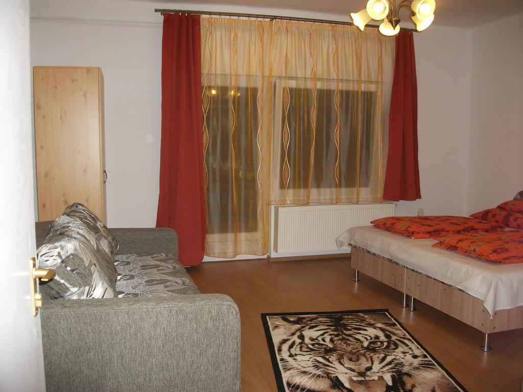 Eden Ii. Hotel Miskolc Exterior photo